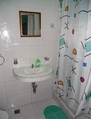 3922