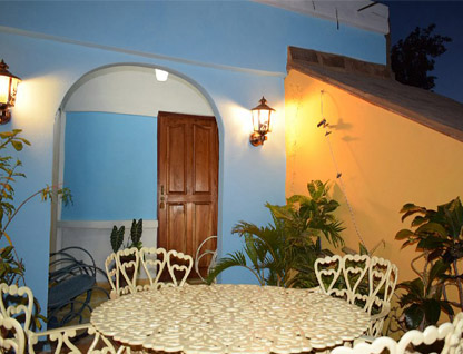 Yanara Fambyh Hostal